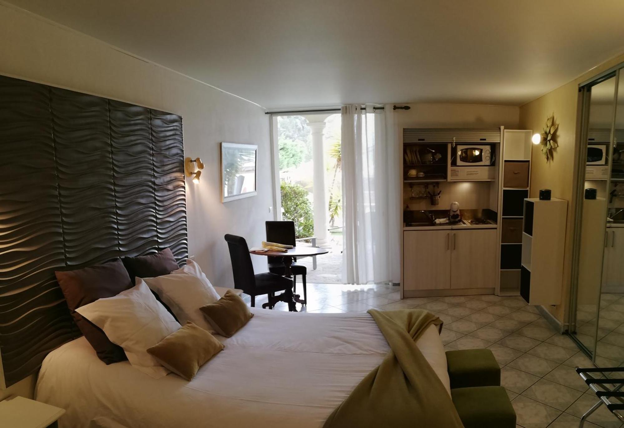 Chambre D'Hotes La Potiniere Saint-Raphaël Cameră foto